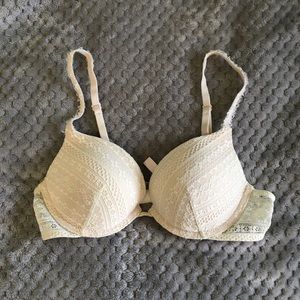 Victoria’s Secret Lace Push-Up Bra 34B